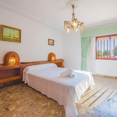 Lina - Plusholidays Calp