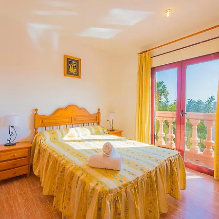 Lina - Plusholidays * Calp